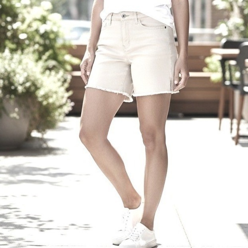 Judy Blue Women's Large (28") Cream Off White Frayed Hem Denim Shorts High Rise
